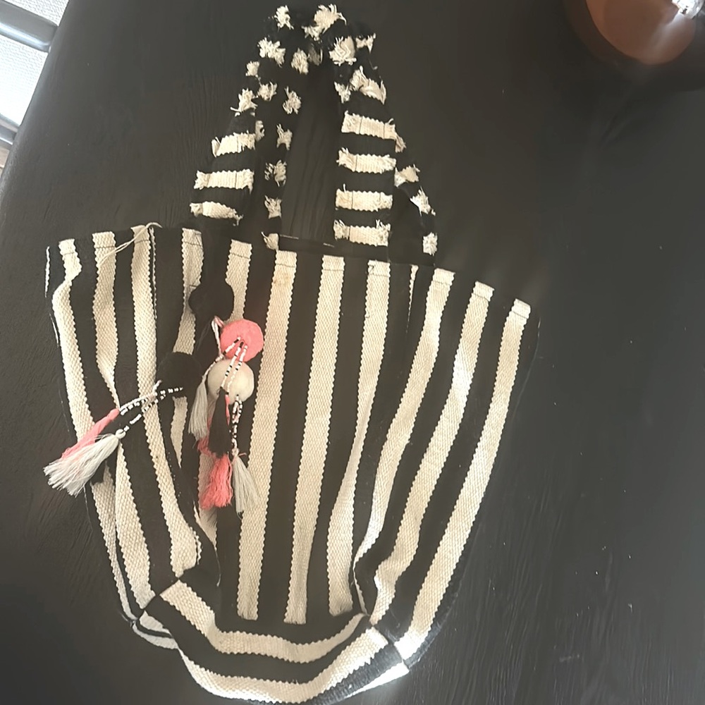 Medium sized beach/ shopping bag